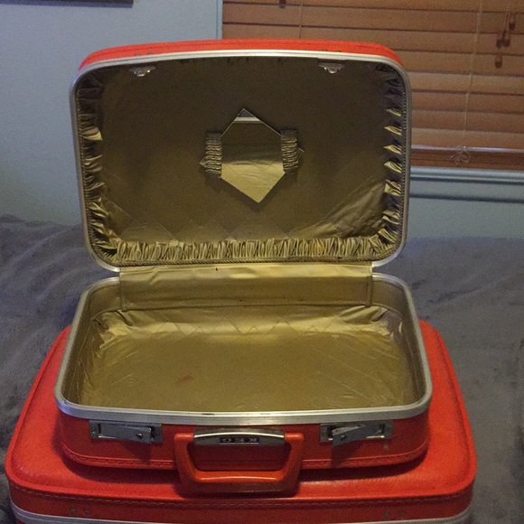 3-Piece 1970’s Vintage Orange Travel Luggage Set - Picture 3 of 7